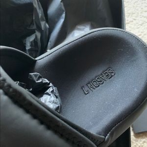 yeezy slippers season 7